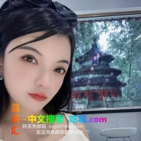 短发气质美女